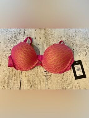 The Untameable Contour Leopard Mesh Plunge Bra.